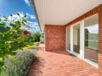 Terrasse vor der Küche - Moderne Erdgeschosswohnung mit Garten in Pötenitz – strandnah zwischen Ostsee und Travemünde
