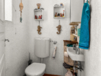 Gäste-WC - Reetgedecktes Reihenmittelhaus in idyllischer Lage von 23936 Blüssen