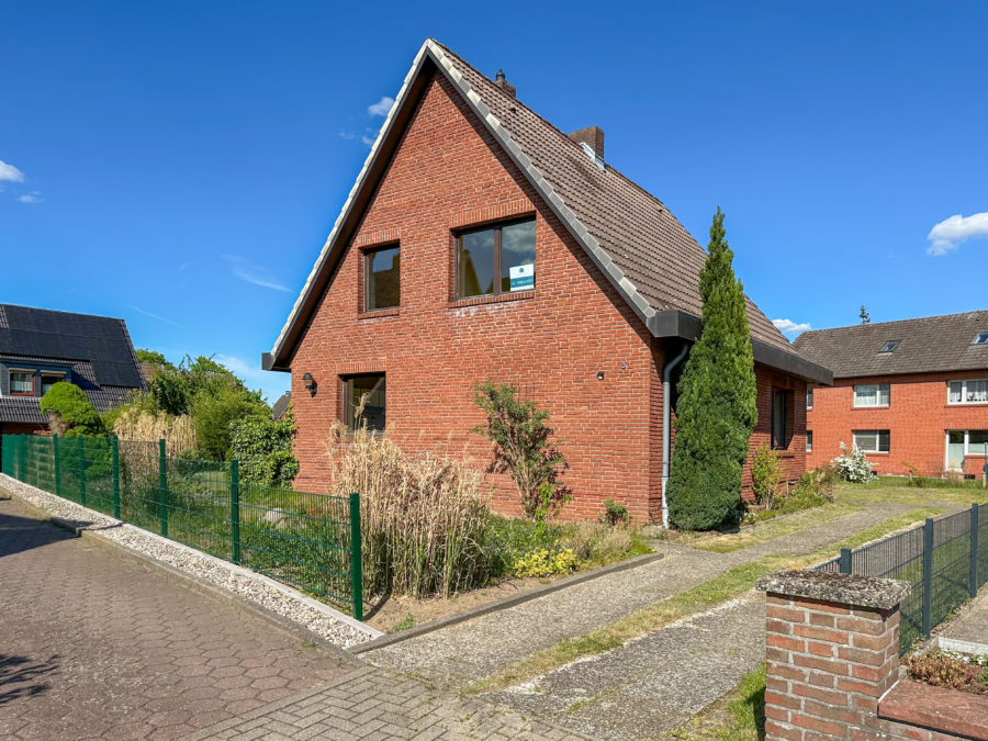 Gepflegtes Einfamilienhaus mit 103 m² Wohnfläche, Vollkeller und energieeffizienter Gasheizung (Bj. 2017), 23879 Mölln, Einfamilienhaus