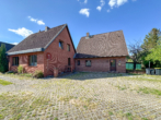 Blick von den Stellplätzen - Gepflegtes Einfamilienhaus mit 103 m² Wohnfläche, Vollkeller und energieeffizienter Gasheizung (Bj. 2017)