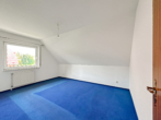Zimmer 2 im Dachgeschoss - Einfamilienhaus mit Vollkeller, Garage und schönem Garten in Dassendorf