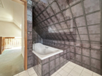 Badezimmer im Dachgeschoss Ansicht 2 - Einfamilienhaus mit Vollkeller, Garage und schönem Garten in Dassendorf