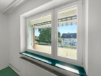 Blick vom Schlafzimmer auf den Balkon - RESERVIERT! Bezugsfreie 3-Zimmer-Eigentumswohnung mit sonnigem Süd-West-Balkon in gefragter Lage