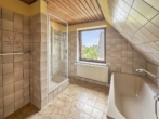 Haus 2 Vollbad im OG - Zwei Häuser, viele Möglichkeiten – Wohnen & Vermieten in Mölln