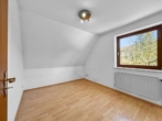Haus 1 Zimmer 1 im OG - Zwei Häuser, viele Möglichkeiten – Wohnen & Vermieten in Mölln