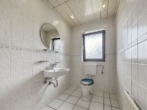 Haus 2 Gäste-WC im EG - Zwei Häuser, viele Möglichkeiten – Wohnen & Vermieten in Mölln
