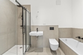 Vollbad mit Dusche OG - Exklusives Wohnen auf 230 m² mit viel Charme und Loftcharakter bei Boltenhagen / Ostsee – Erstbezug!