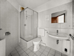 Duschbad - Attraktive 2-Zimmer-Eigentumswohnung mit Balkon, Pool, Stellplatz & Kellerraum – unmöbliert und frei gestaltbar