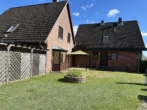 Blick vom Garten Haus 2 - Zwei Häuser auf einem Grundstück – 4 WE möglich! Ideal für Investoren oder Familien