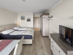 Wohn- und Schlafbereich - Urlaub beginnt hier: Möbliertes Apartment direkt am Strand von Travemünde