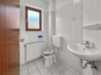 Haus 1 Gäste-WC im EG - VERKAUFT! Mölln: 2 separate Häuser auf einem Grundstück – ideal für Familie, Arbeit & Vermietung! 45 Min. bis HH!